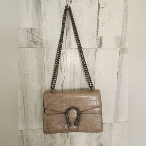 Elegant Tan Croc-Embossed Shoulder Bag